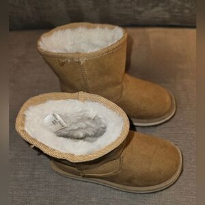Kids Tan Boots with Faux Fur Lining